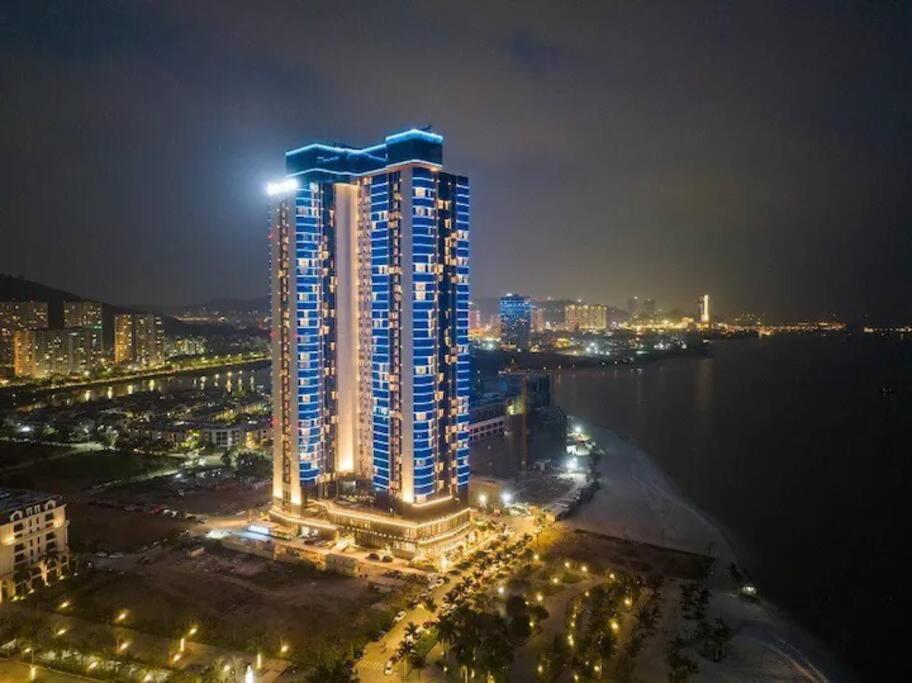 Modern Beachfront At Bay * Ha Long
