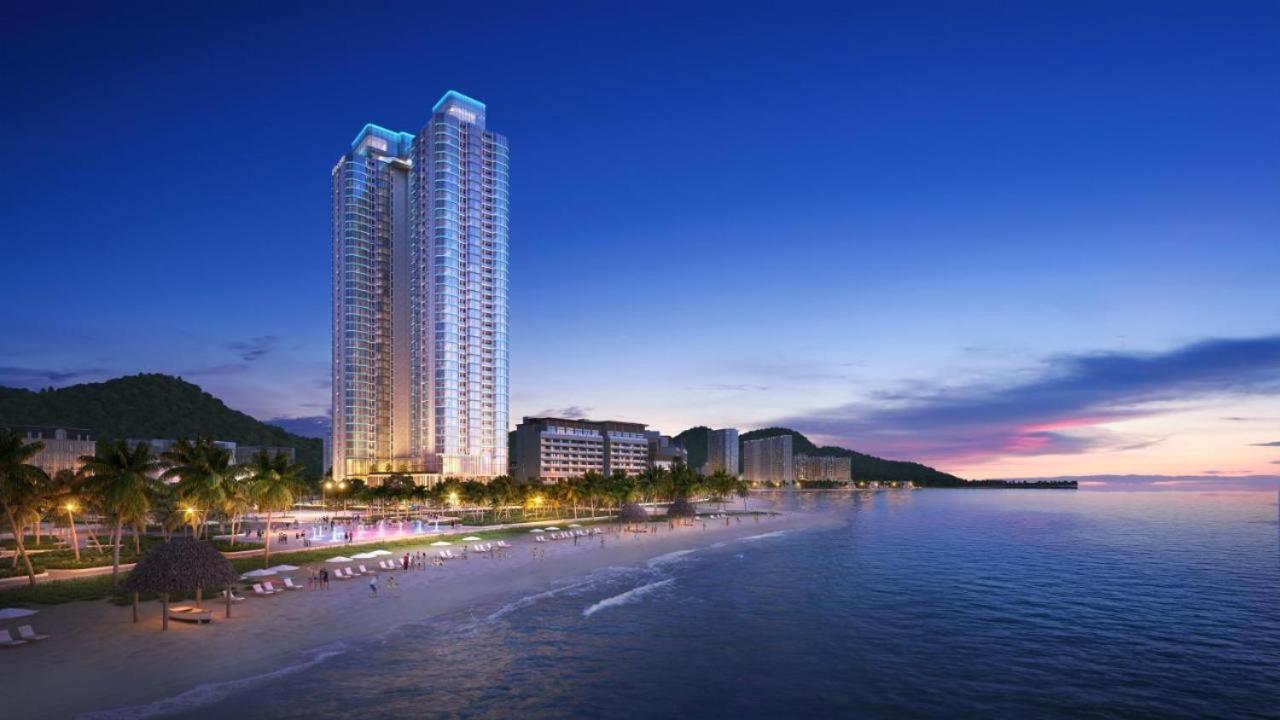 Apartment Modern Beachfront At Bay Ha Long