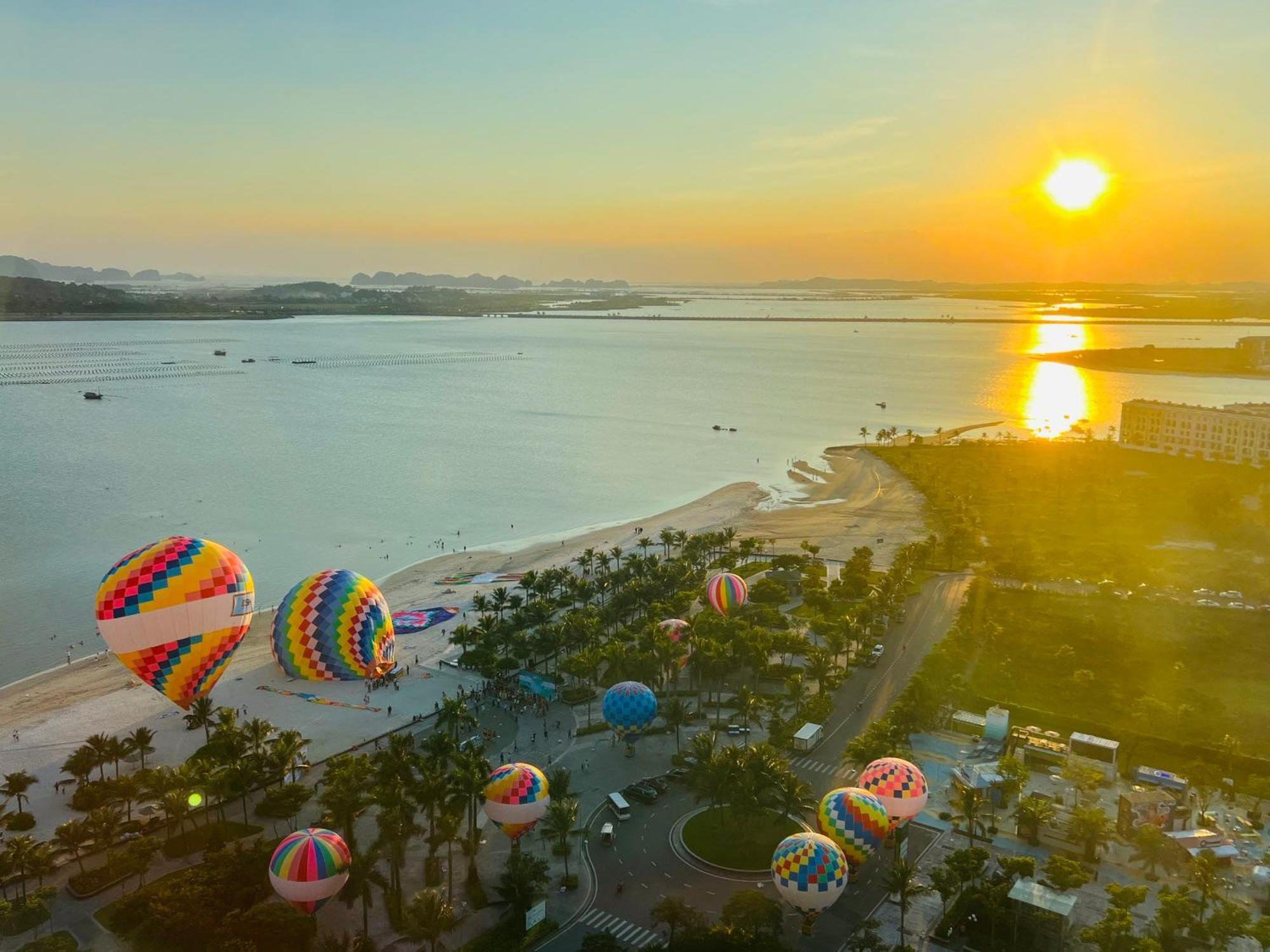 Apartment Modern Beachfront At Bay Ha Long